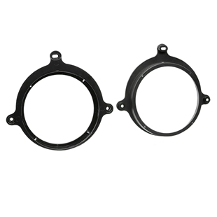 Sort højttalerramme til w168 Fordør med 165mm diameter i robust plastik, designet til nem montering og optimal lydkvalitet.