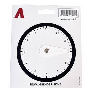Avant selvklæbende p-skive i hvid med sort kant, måler 145x125mm, med drejeligt urviserlåg til angivelse af ankomsttidspunkt, ne