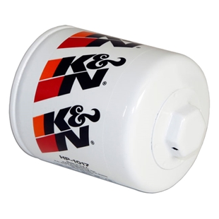 K&N oliefilter i hvid med sort og rød branding til effektiv filtrering af motorolie