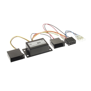 ACV can bus adapter til Mercedes med flere tilslutningskabler og sort elektronikkenhed.