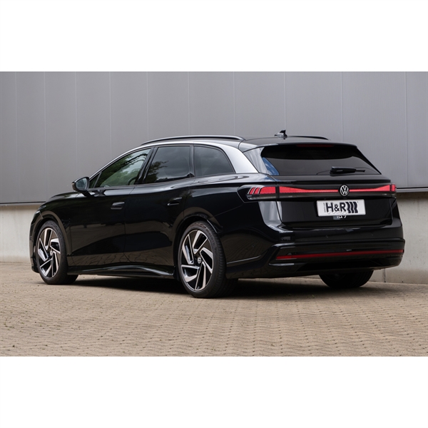 VW-ID.7-Tourer-PRO-Typ-ED-2WD-HR-Tieferlegungsfedern-28625-2-Heck-1024x682