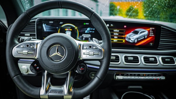 Styring af udstødningens ventiler via kabinen i bilen med cete active valve control.